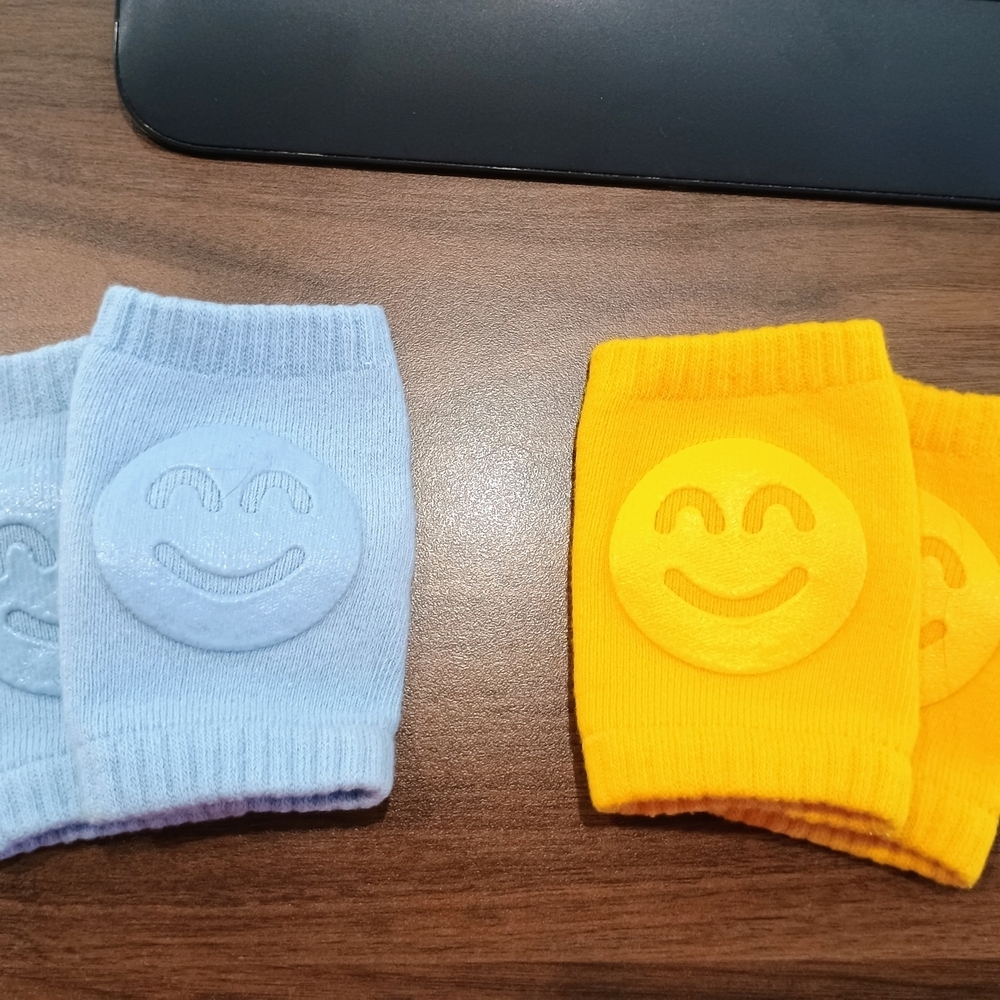2 Pairs Of Baby Crawlers